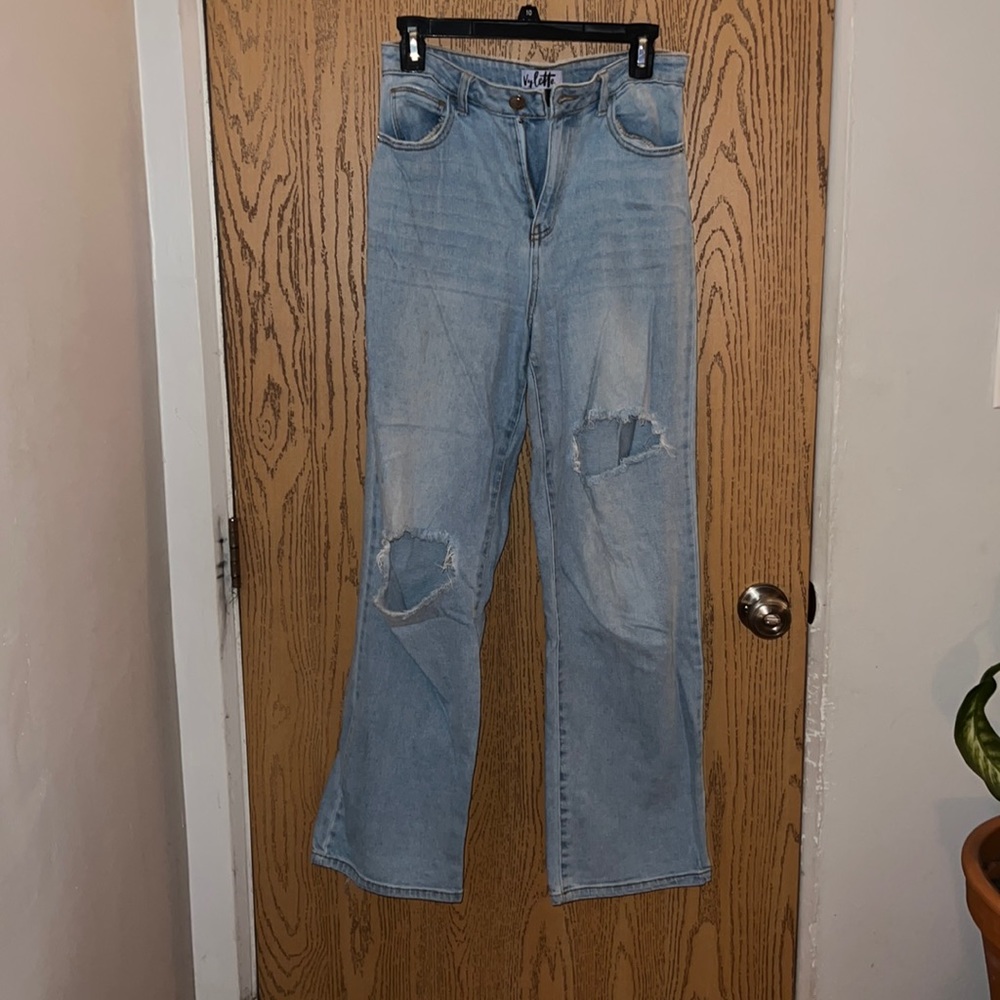 Women’s size 5 Vylette Distressed wide legged jeans